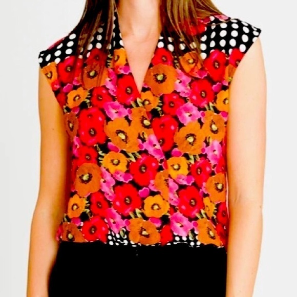 350. 🇨🇦 Femme de Carriere Sleeveless Blouse. Bright floral black and white. - Picture 3 of 11
